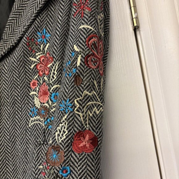 Wet Seal Womens Jacket Cropped Brown embroidered 2 buttons30% wool Size M - Picture 5 of 8